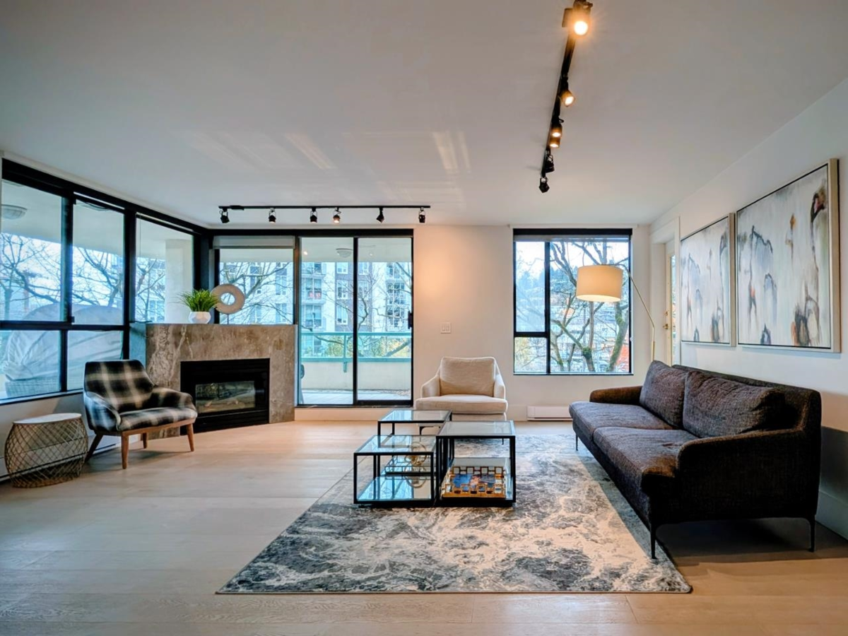 Family Room Photo of 3D 328 Taylor Way, West Vancouver, BC