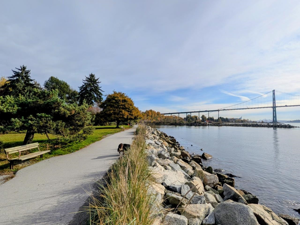 Fitness Center Photo Near 3D 328 Taylor Way, West Vancouver, BC