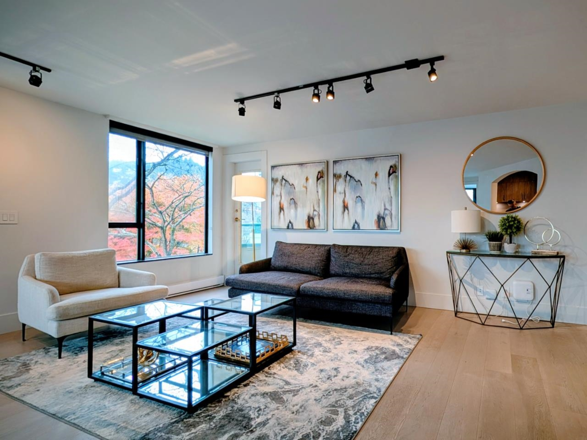 Kitchen Island Photo of 3D 328 Taylor Way, West Vancouver, BC