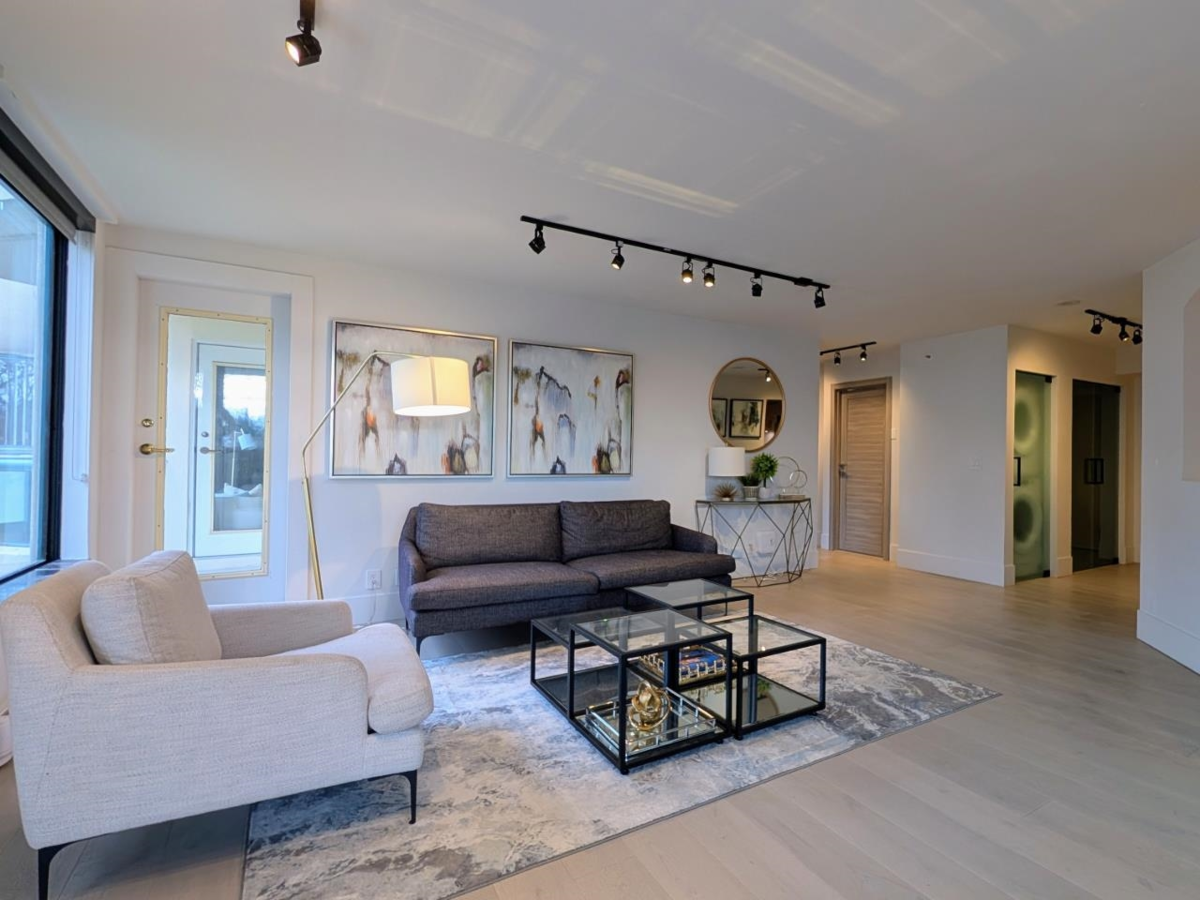 Kitchen Photo of 3D 328 Taylor Way, West Vancouver, BC