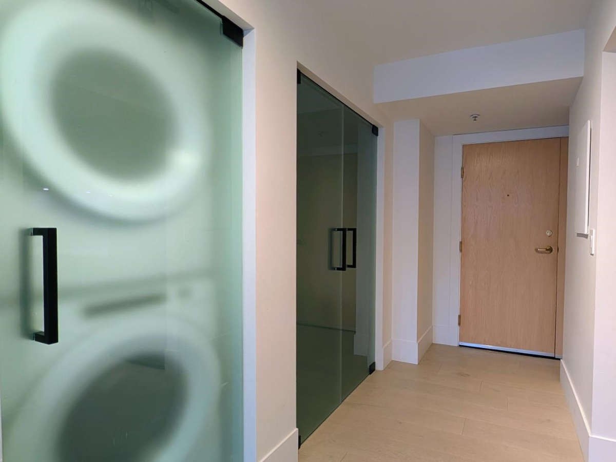 Laundry Room Photo of 3D 328 Taylor Way, West Vancouver, BC