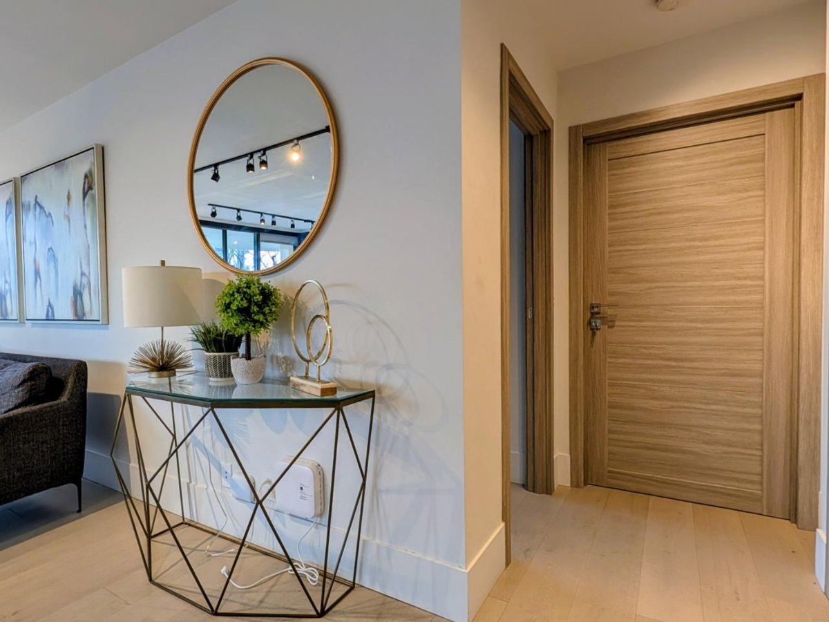 Living Room Photo of 3D 328 Taylor Way, West Vancouver, BC