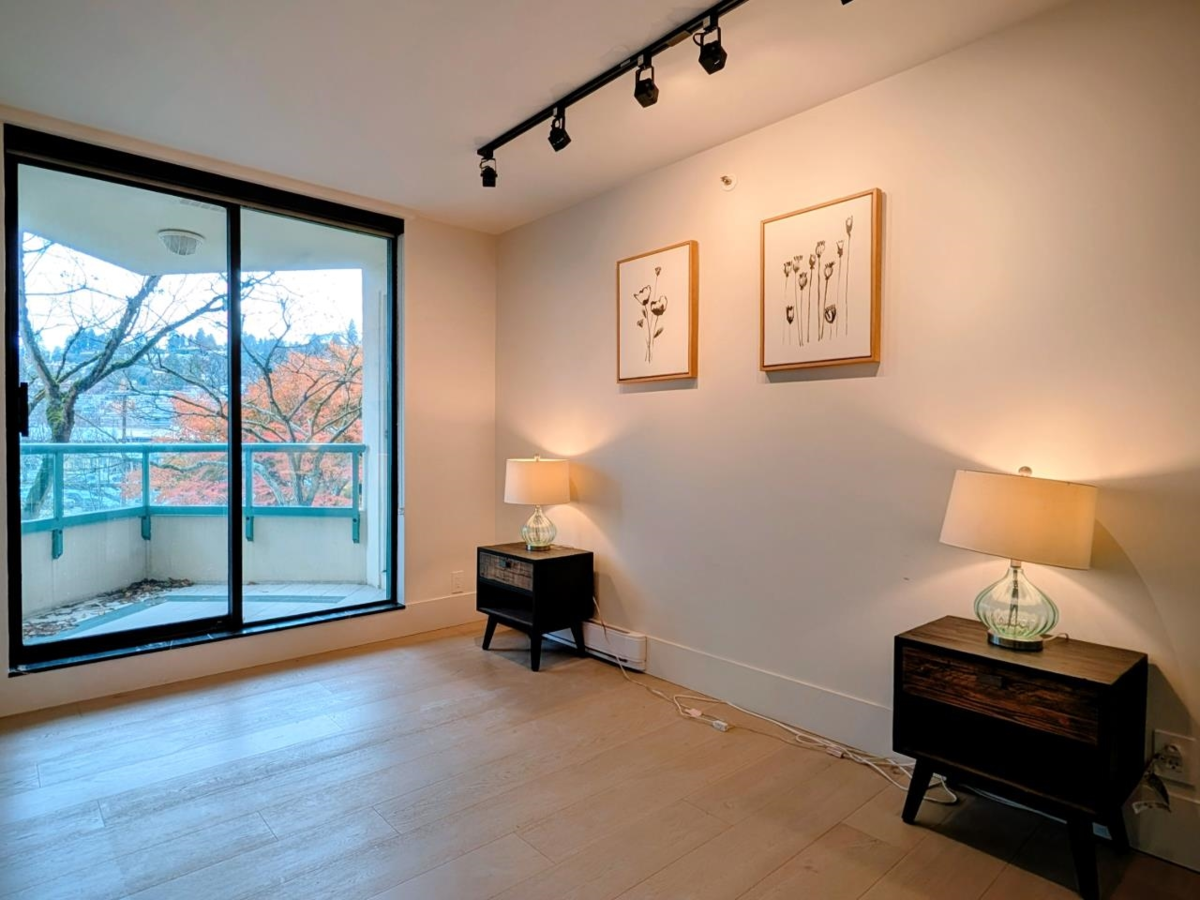 Loft / Bonus Room Photo of 3D 328 Taylor Way, West Vancouver, BC