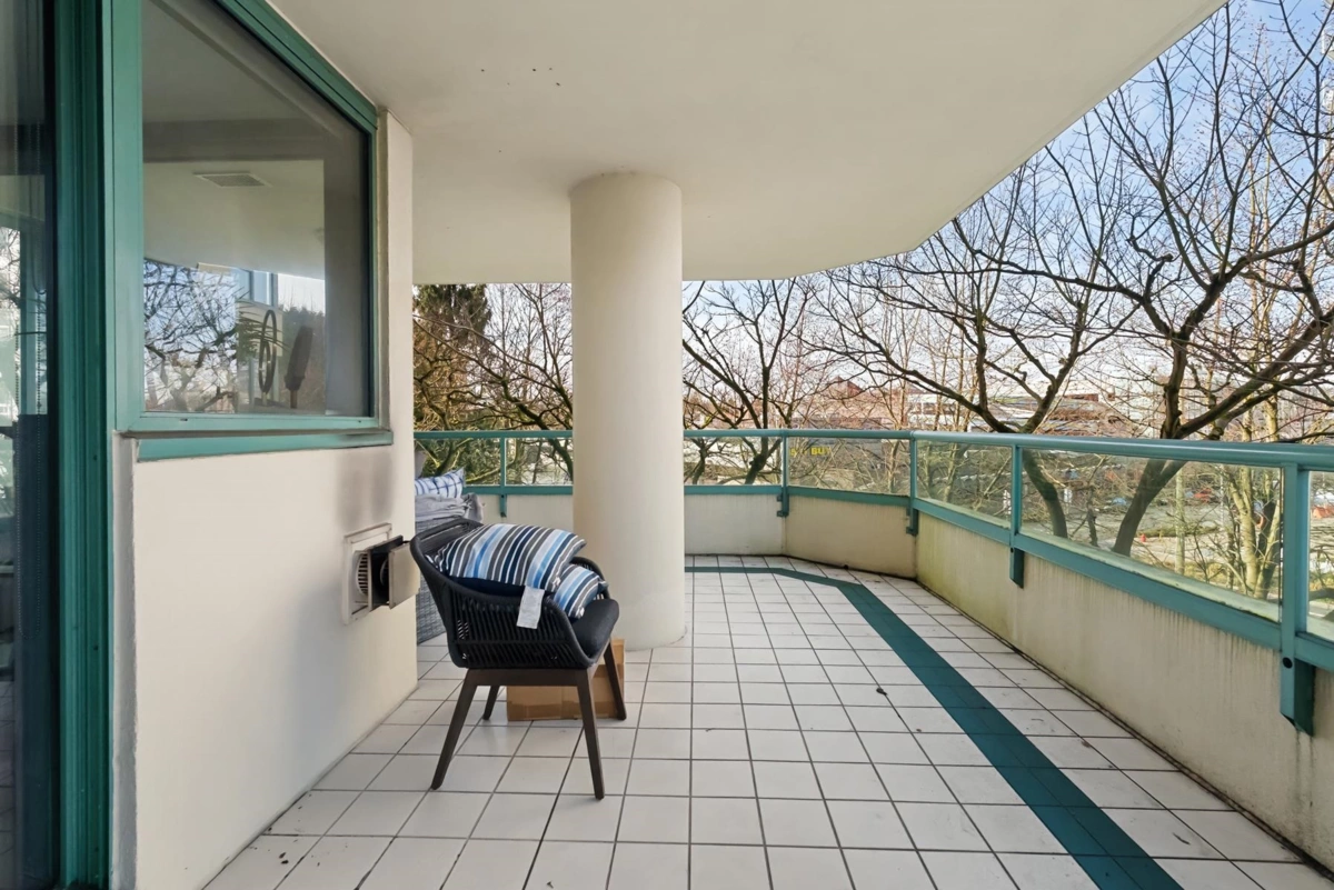 Mudroom Photo of 3D 328 Taylor Way, West Vancouver, BC