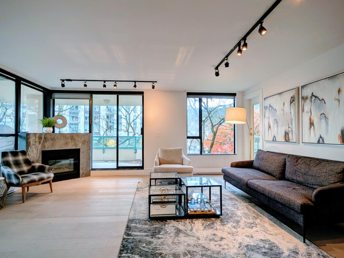 Pantry Photo of 3D 328 Taylor Way, West Vancouver, BC