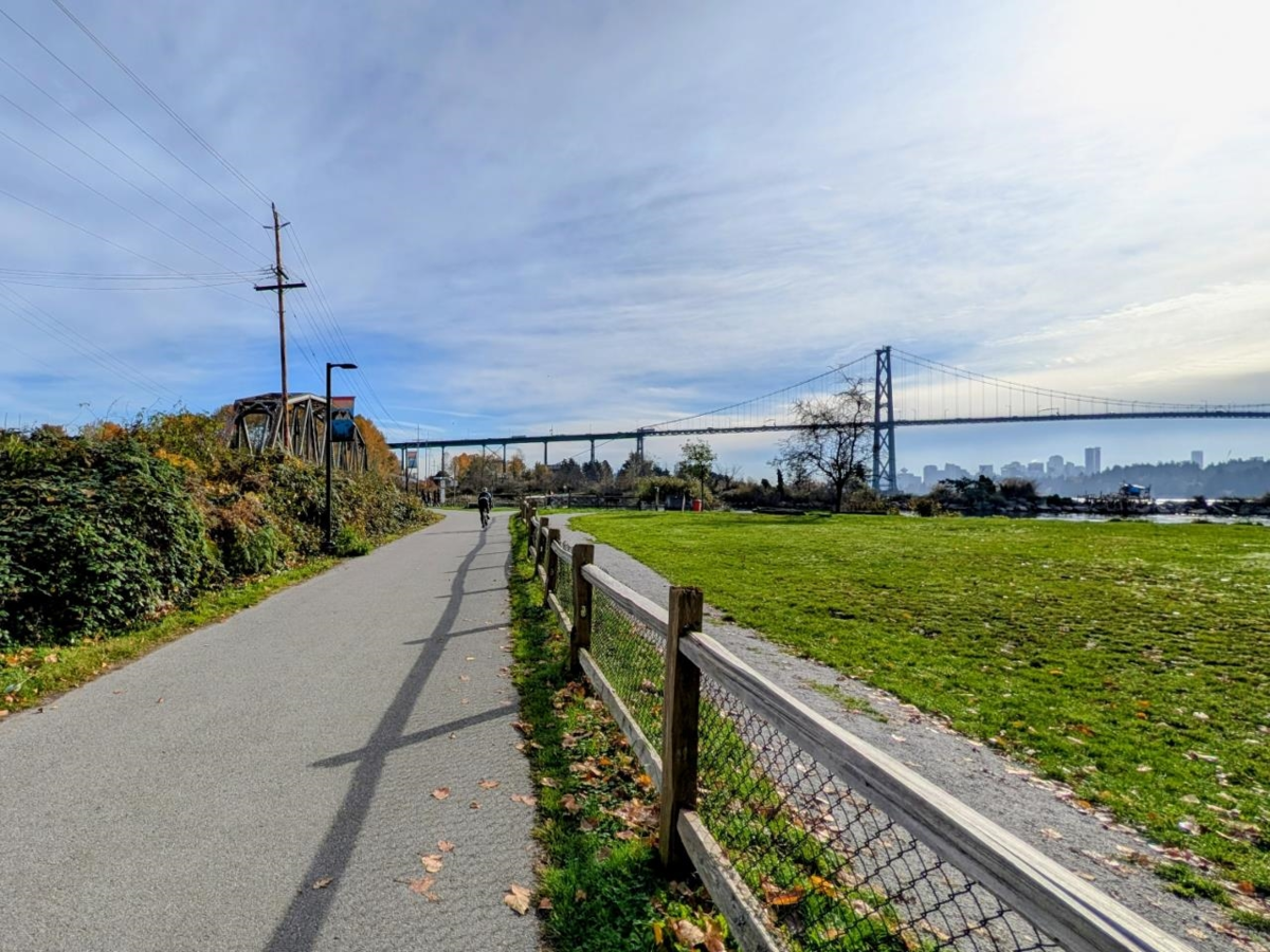 Swimming Pool Photo of 3D 328 Taylor Way, West Vancouver, BC