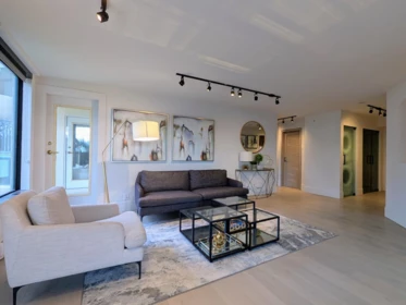 3D 328 Taylor Way, West Vancouver, BC