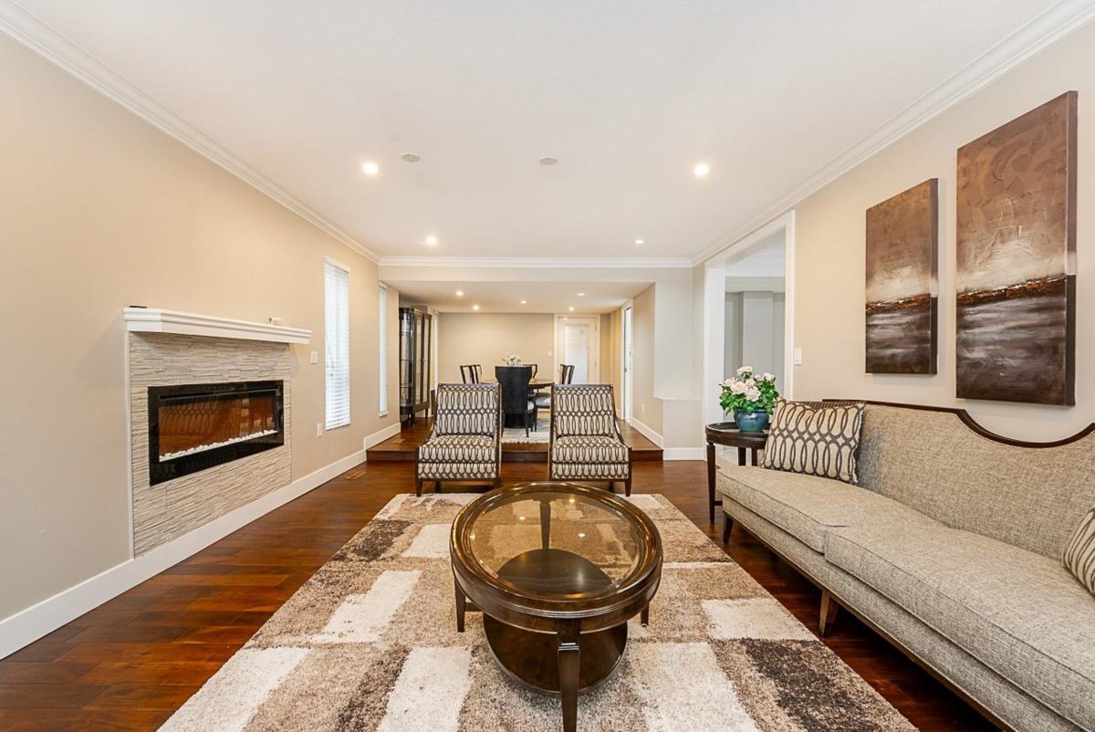 Living Room Photo of 10816 80 Avenue, Delta, BC