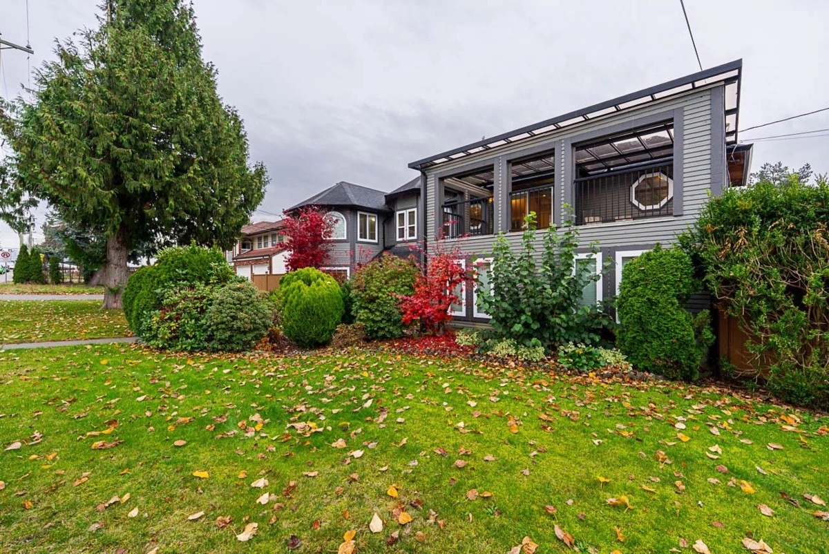 Swimming Pool Photo of 10816 80 Avenue, Delta, BC