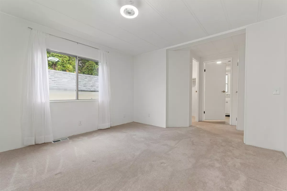 Hallway Photo of 81 3300 Horn Street, Abbotsford, BC