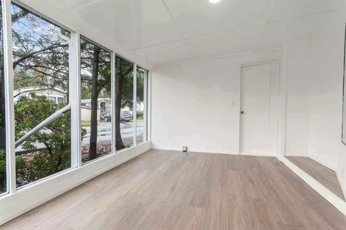 Living Room Photo of 81 3300 Horn Street, Abbotsford, BC