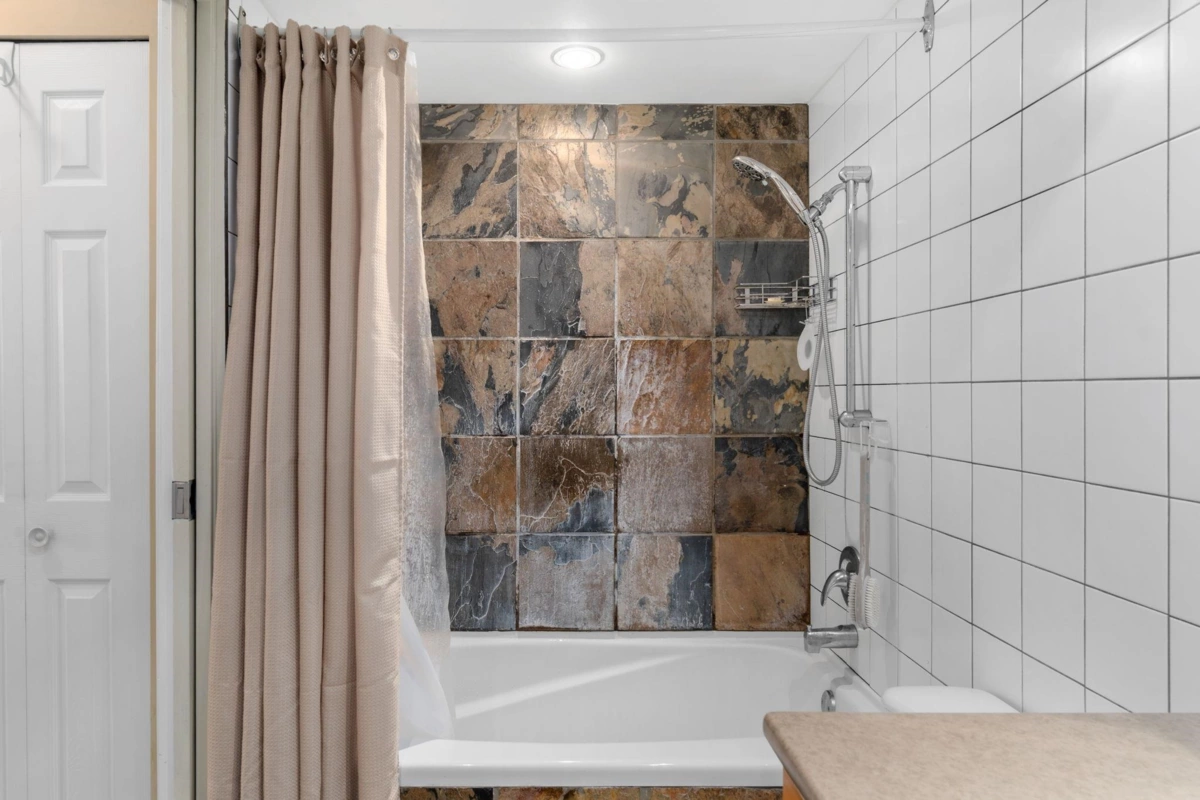 Backyard Photo of 6 230 W 15th Street, North Vancouver, BC