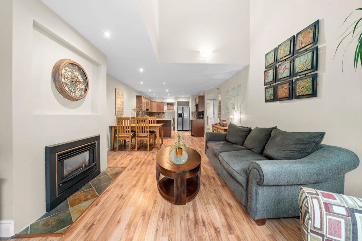 Family Room Photo of 6 230 W 15th Street, North Vancouver, BC