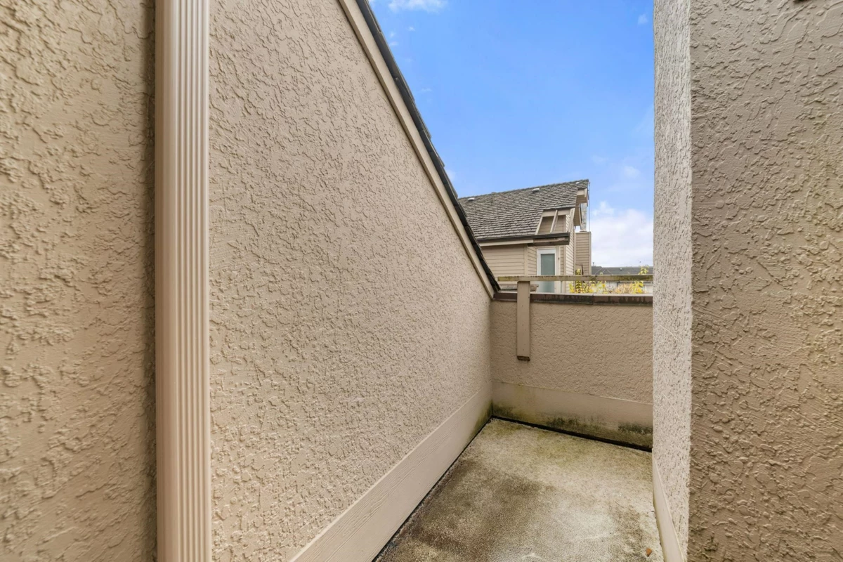 Hallway Photo of 6 230 W 15th Street, North Vancouver, BC