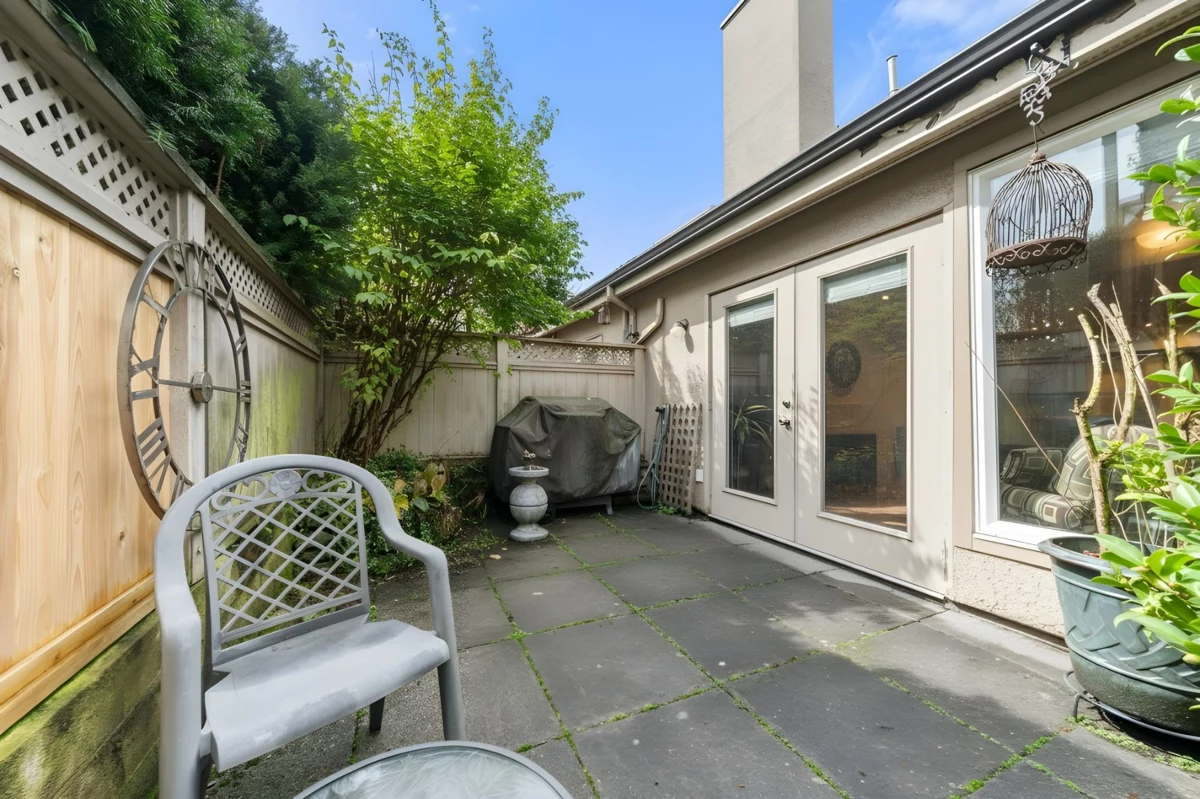 Loft / Bonus Room Photo of 6 230 W 15th Street, North Vancouver, BC