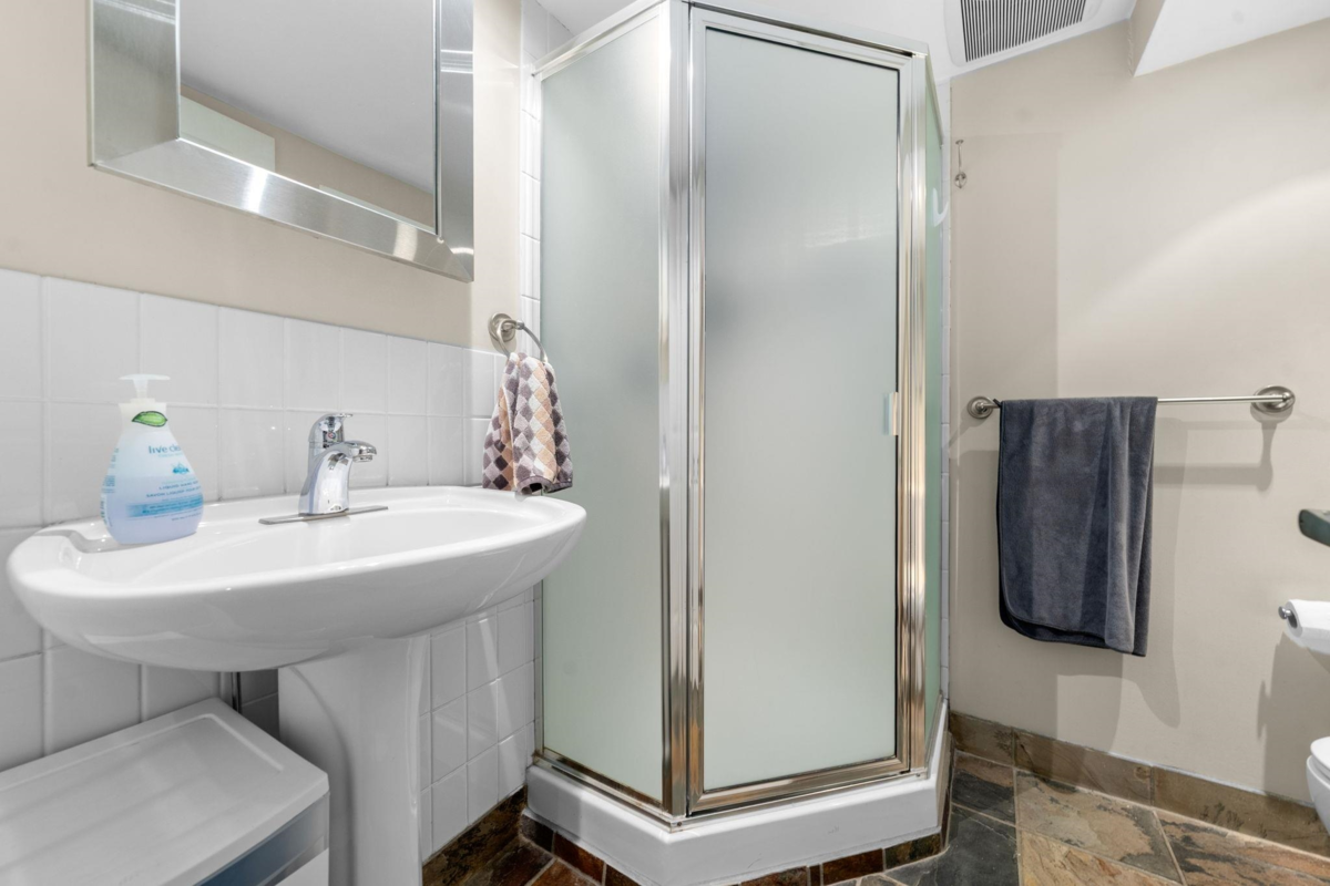 Powder Room Photo of 6 230 W 15th Street, North Vancouver, BC