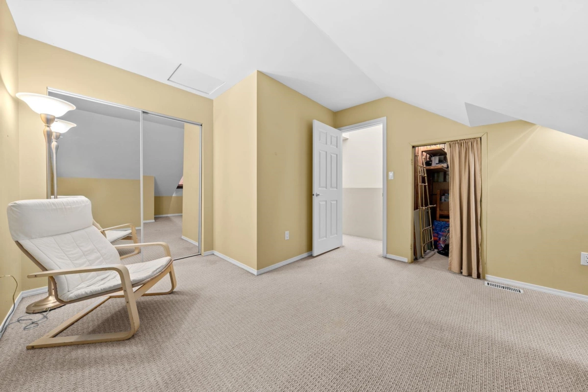 Swimming Pool Photo of 6 230 W 15th Street, North Vancouver, BC