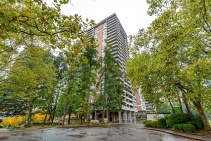 702 3755 Bartlett Court, Burnaby, BC, Burnaby — Apartment/Condo for sale