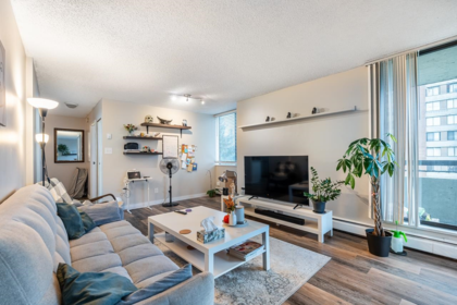 702 3755 Bartlett Court, Burnaby, BC, Burnaby — Apartment/Condo for sale