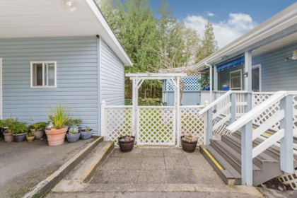 26 1123 Flume Road, Roberts Creek, BC, Roberts Creek — Manufactured Home for sale