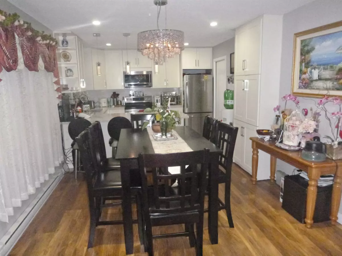 Dining Area Photo of 11171 Steveston Highway, Richmond, BC