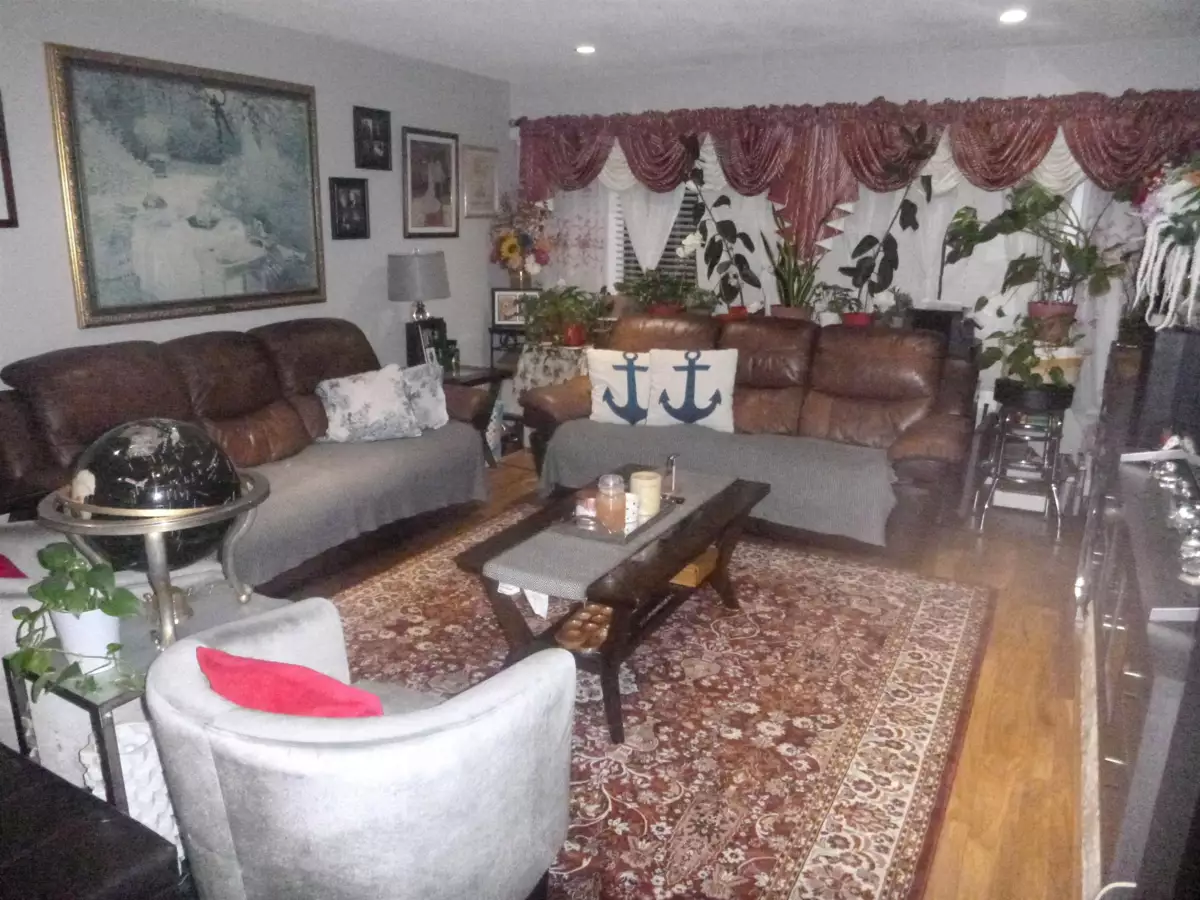 Pantry Photo of 11171 Steveston Highway, Richmond, BC