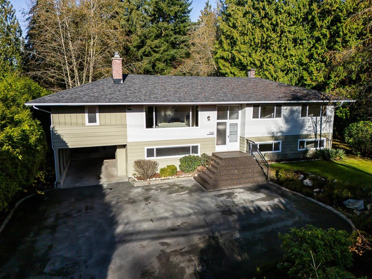 Hot Tub / Spa Photo of 2519 East Road, Anmore, BC