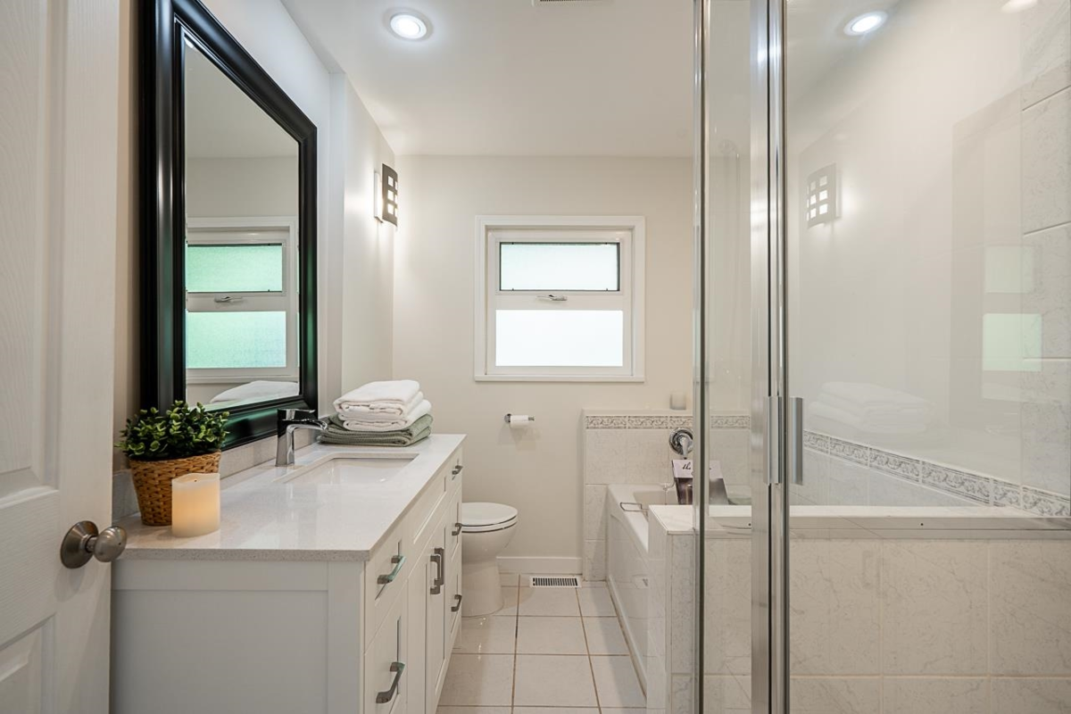 Mudroom Photo of 2519 East Road, Anmore, BC