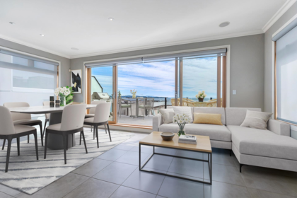 Breakfast Nook Photo of 15364 Victoria Avenue Street, White Rock, BC
