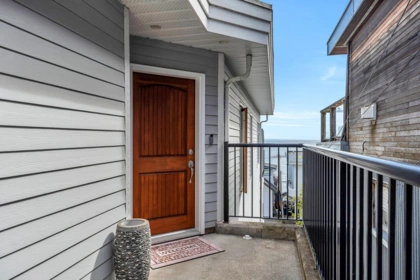 15364 Victoria Avenue Street, White Rock, BC, White Rock — Single Family Residence for sale