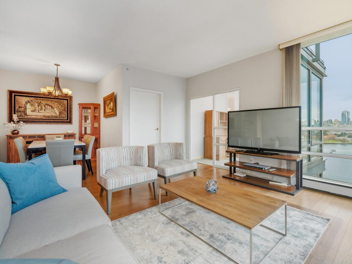 Breakfast Nook Photo of 18C 139 Drake Street, Vancouver, BC