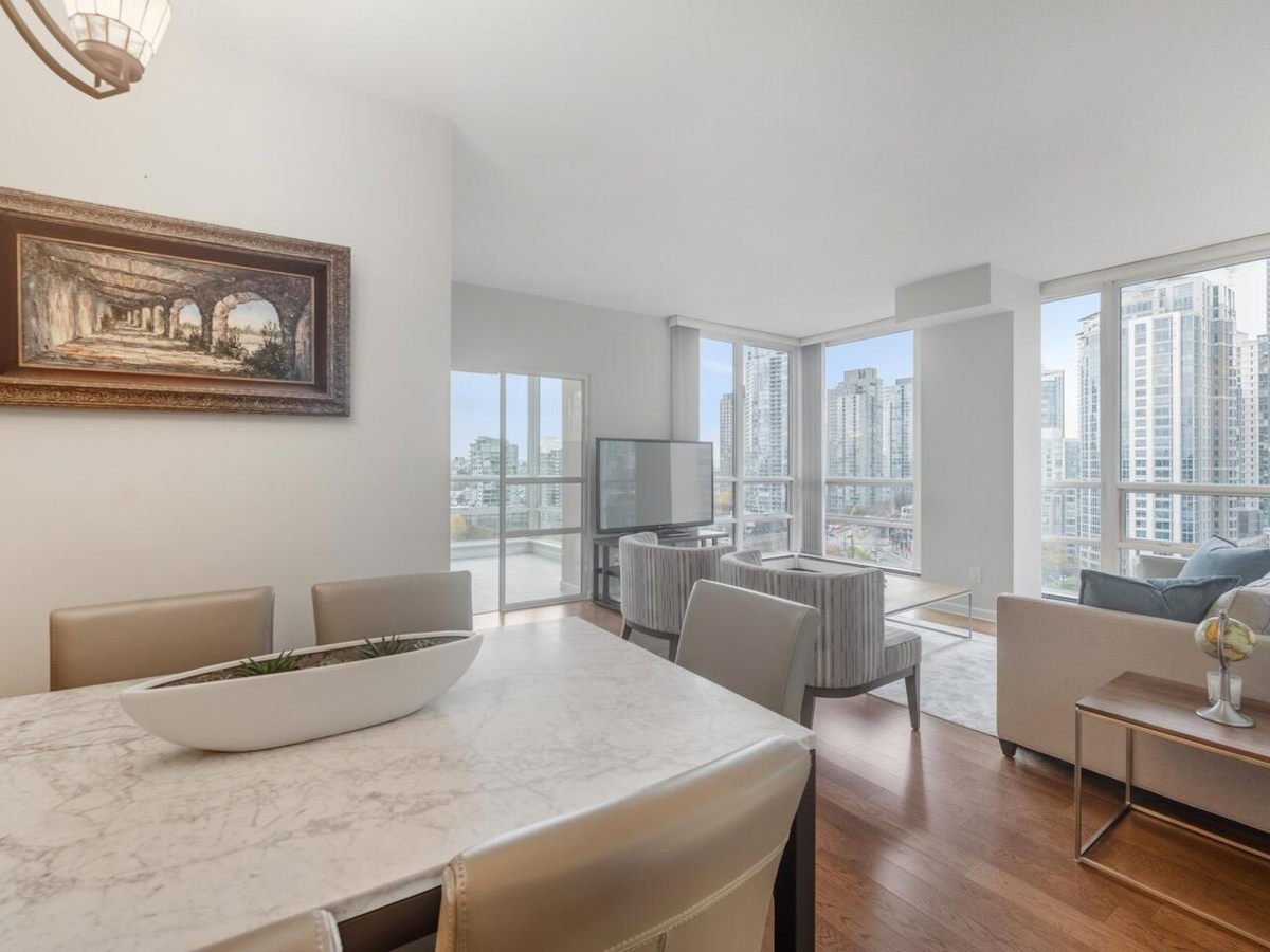 Family Room Photo of 18C 139 Drake Street, Vancouver, BC