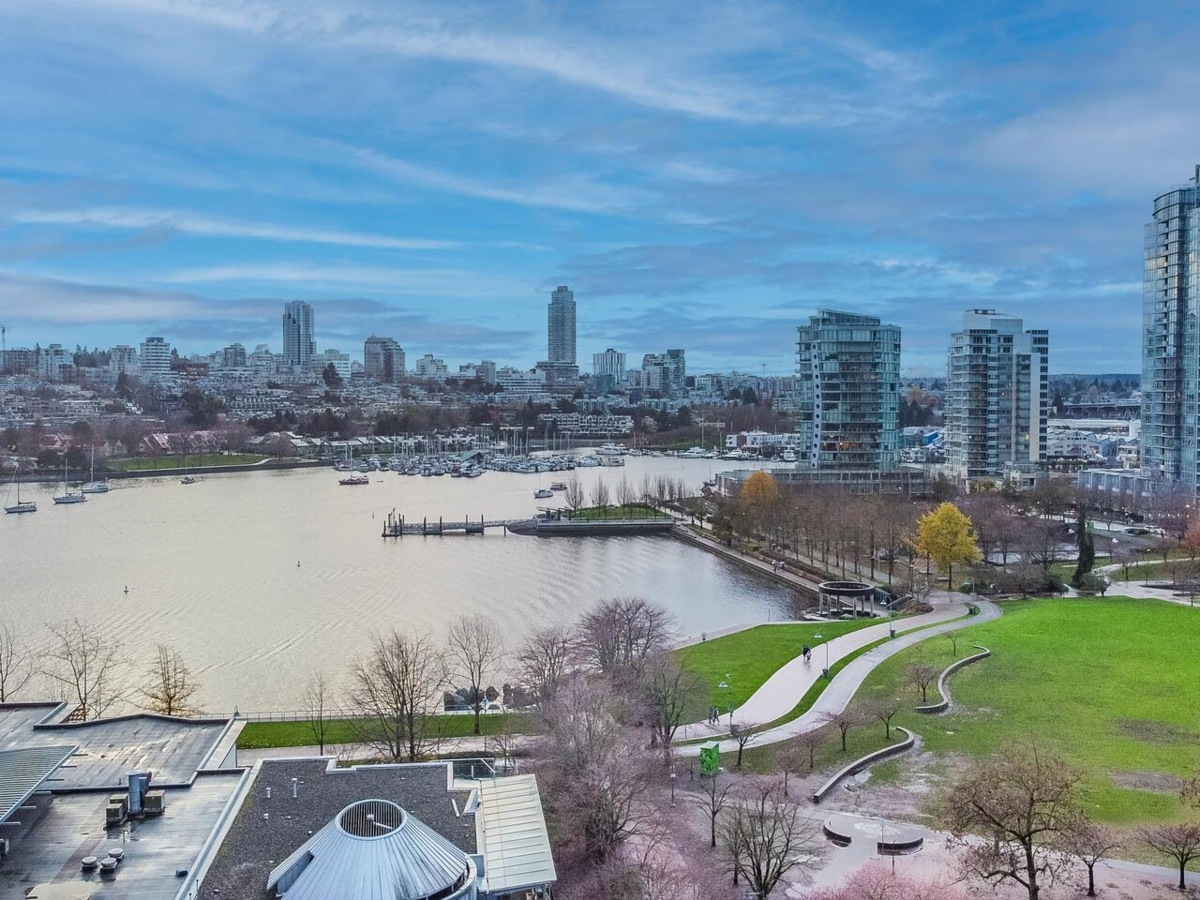 Laundry Room Photo of 18C 139 Drake Street, Vancouver, BC