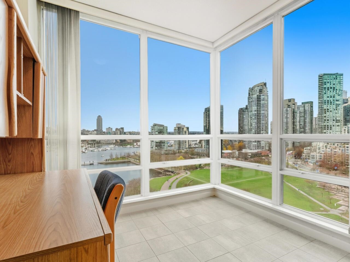 Walk-In Closet Photo of 18C 139 Drake Street, Vancouver, BC