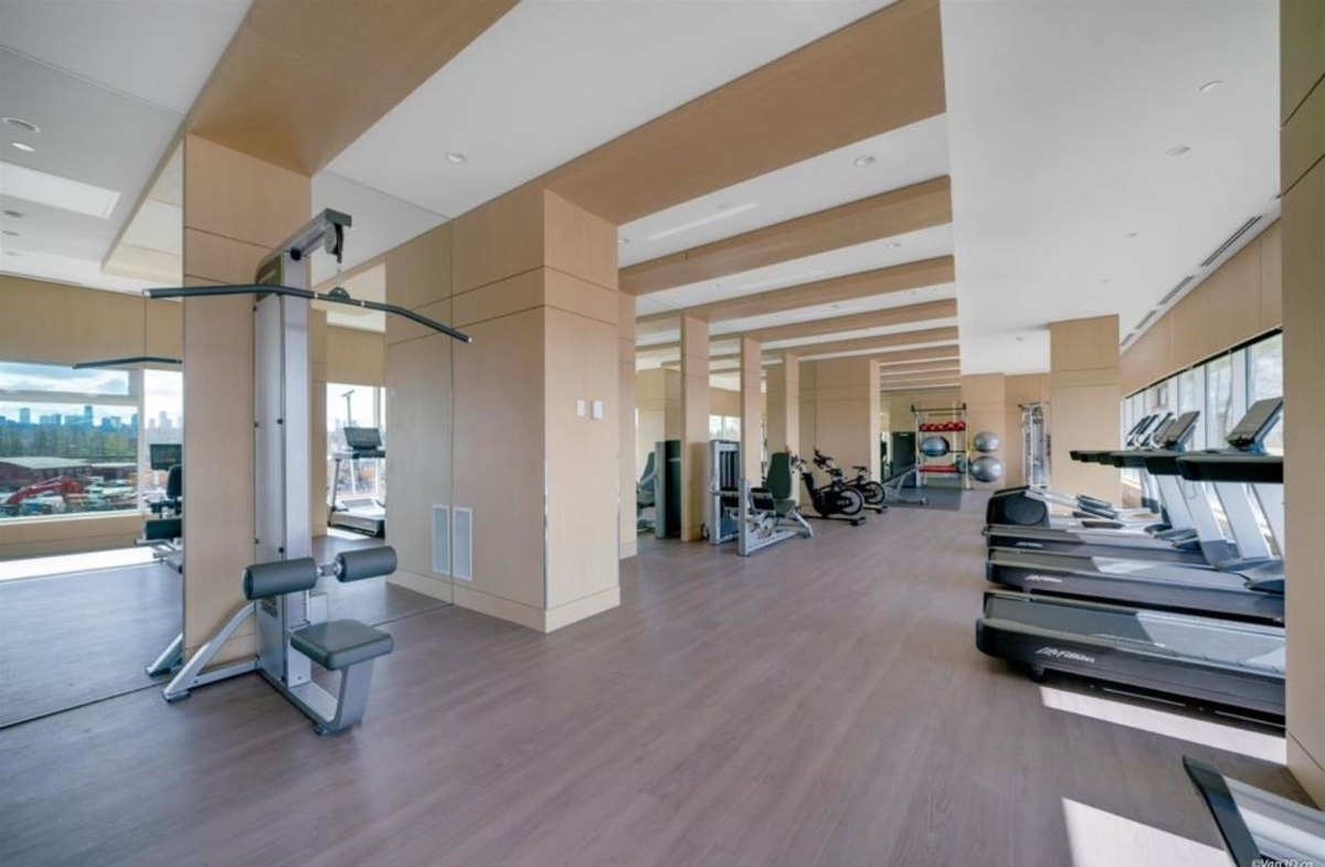 Primary Bathroom Photo of 1009 4730 Lougheed Highway, Burnaby, BC