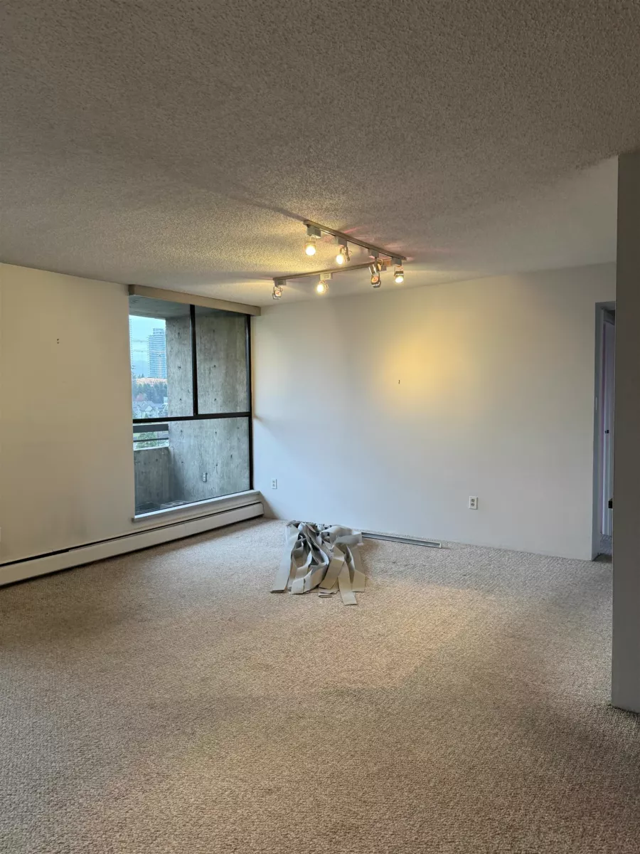Kitchen Island Photo of 1401 3755 Bartlett Court, Burnaby, BC