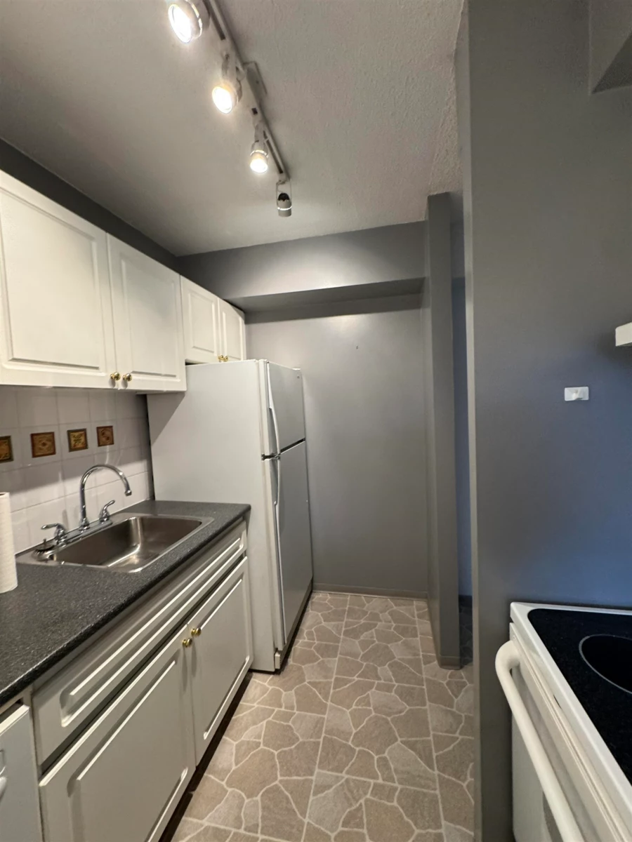 Walk-In Closet Photo of 1401 3755 Bartlett Court, Burnaby, BC