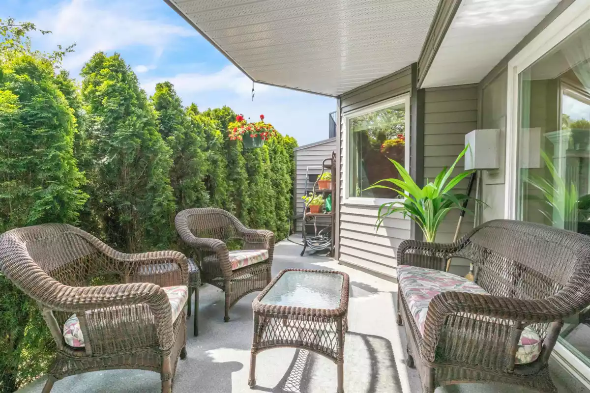 Breakfast Nook Photo of 108 32044 Old Yale Road, Abbotsford, BC