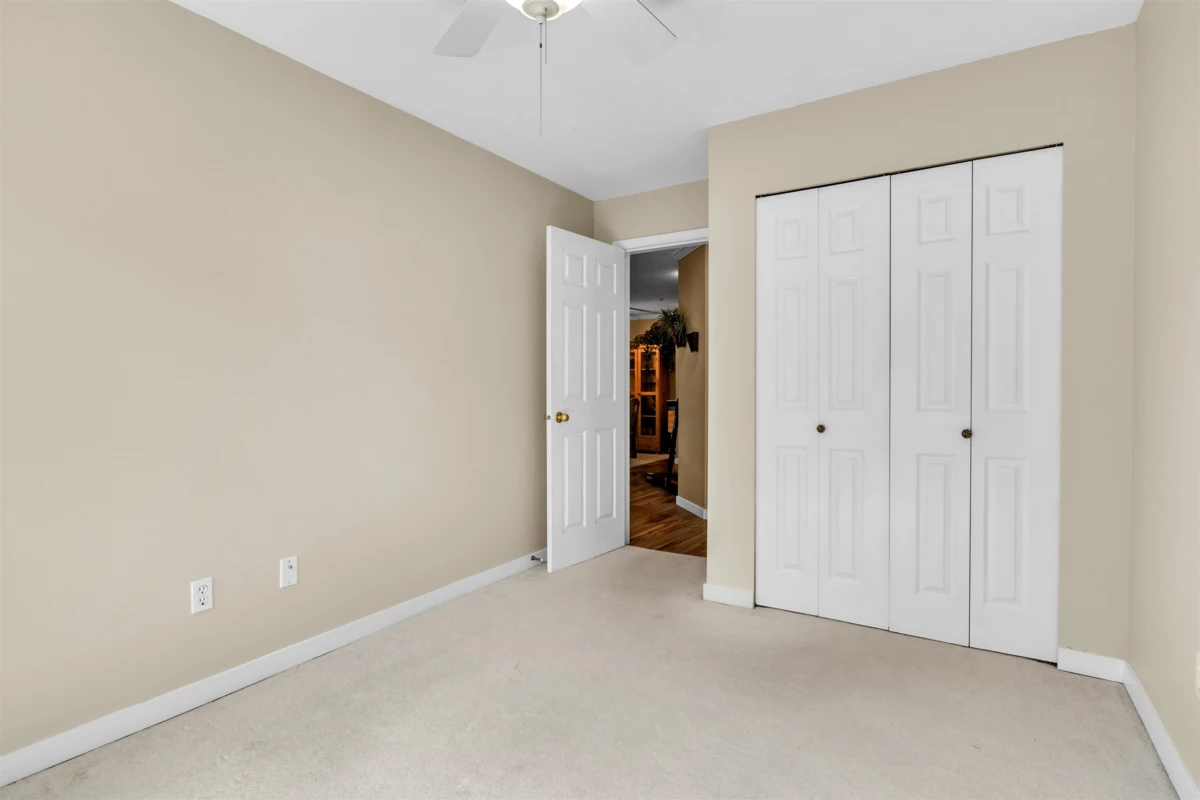 Entry Foyer Photo of 108 32044 Old Yale Road, Abbotsford, BC