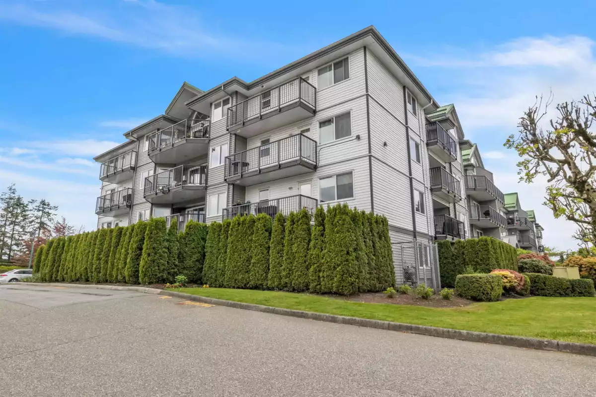 Hot Tub / Spa Photo of 108 32044 Old Yale Road, Abbotsford, BC