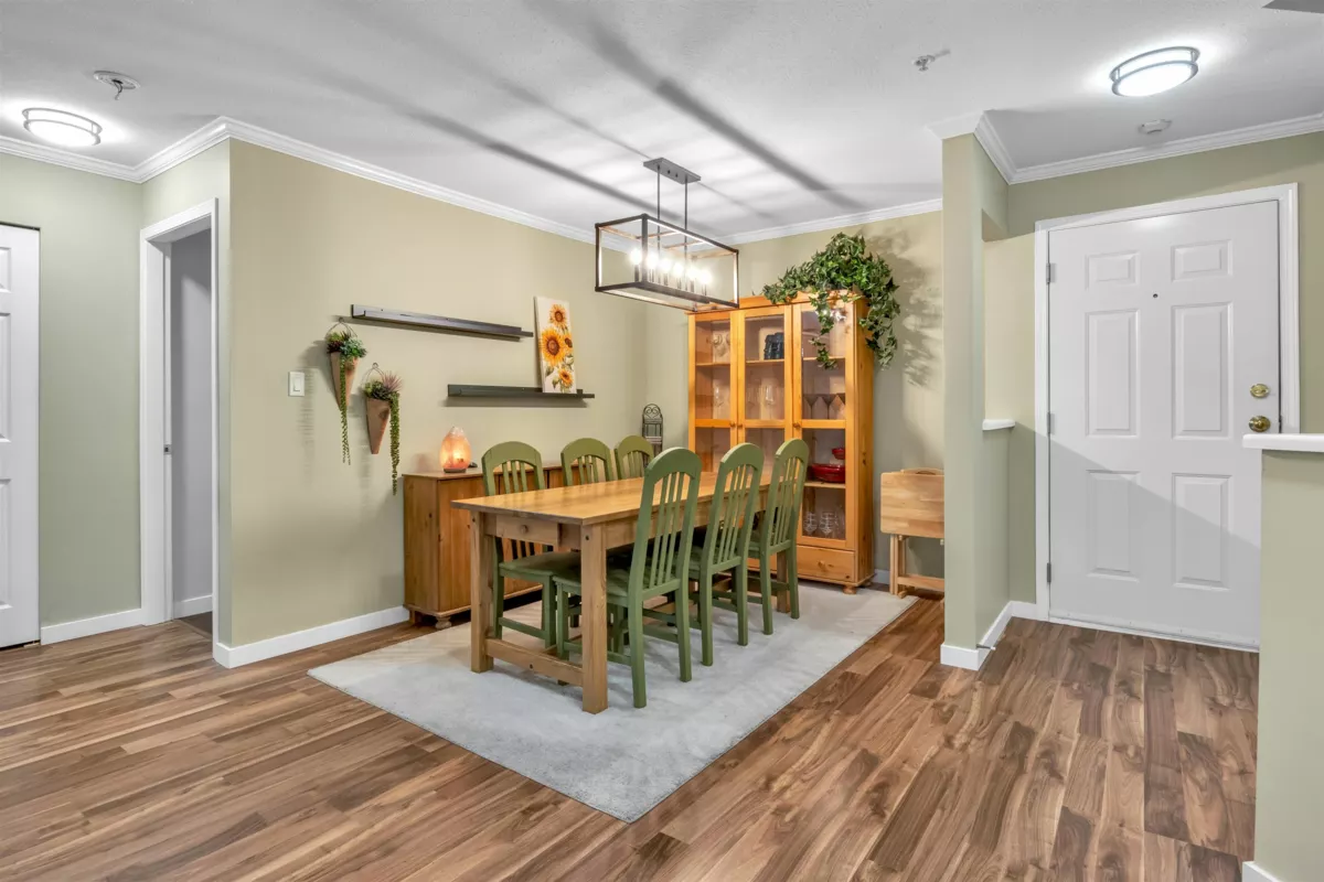 Kitchen Island Photo of 108 32044 Old Yale Road, Abbotsford, BC