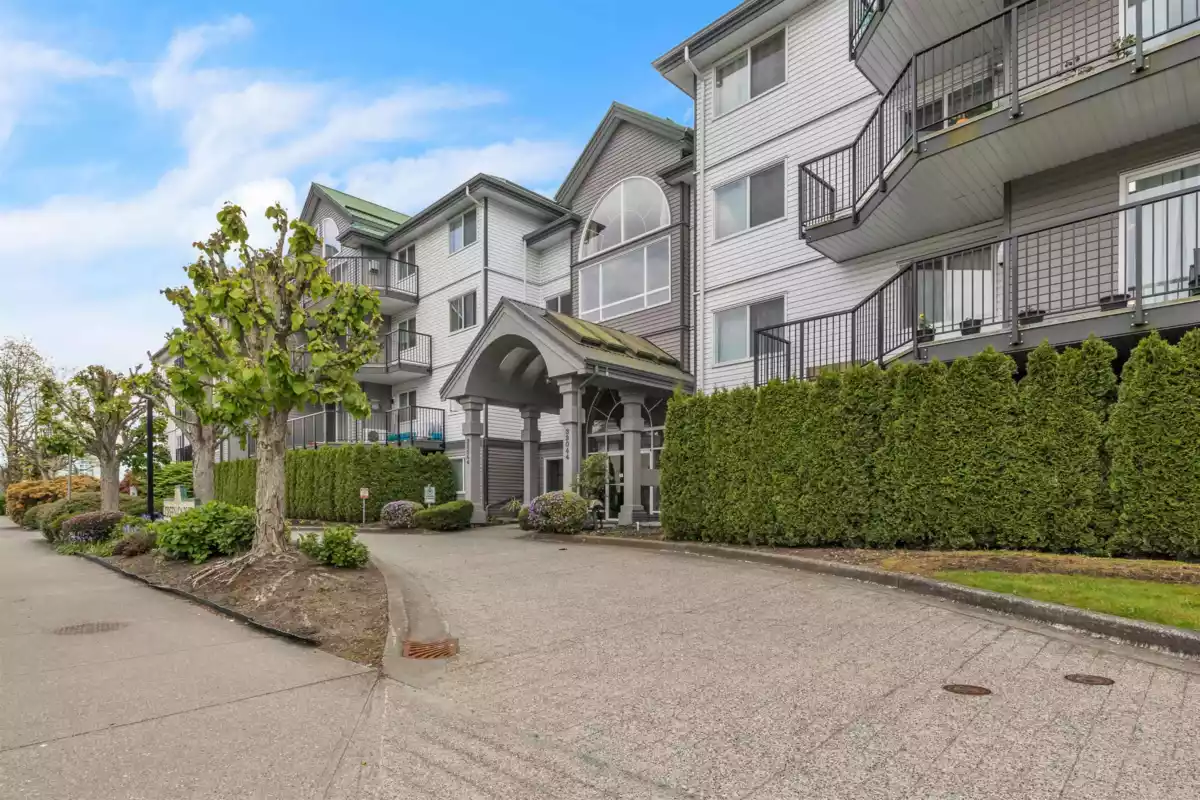 Outdoor Kitchen Photo of 108 32044 Old Yale Road, Abbotsford, BC