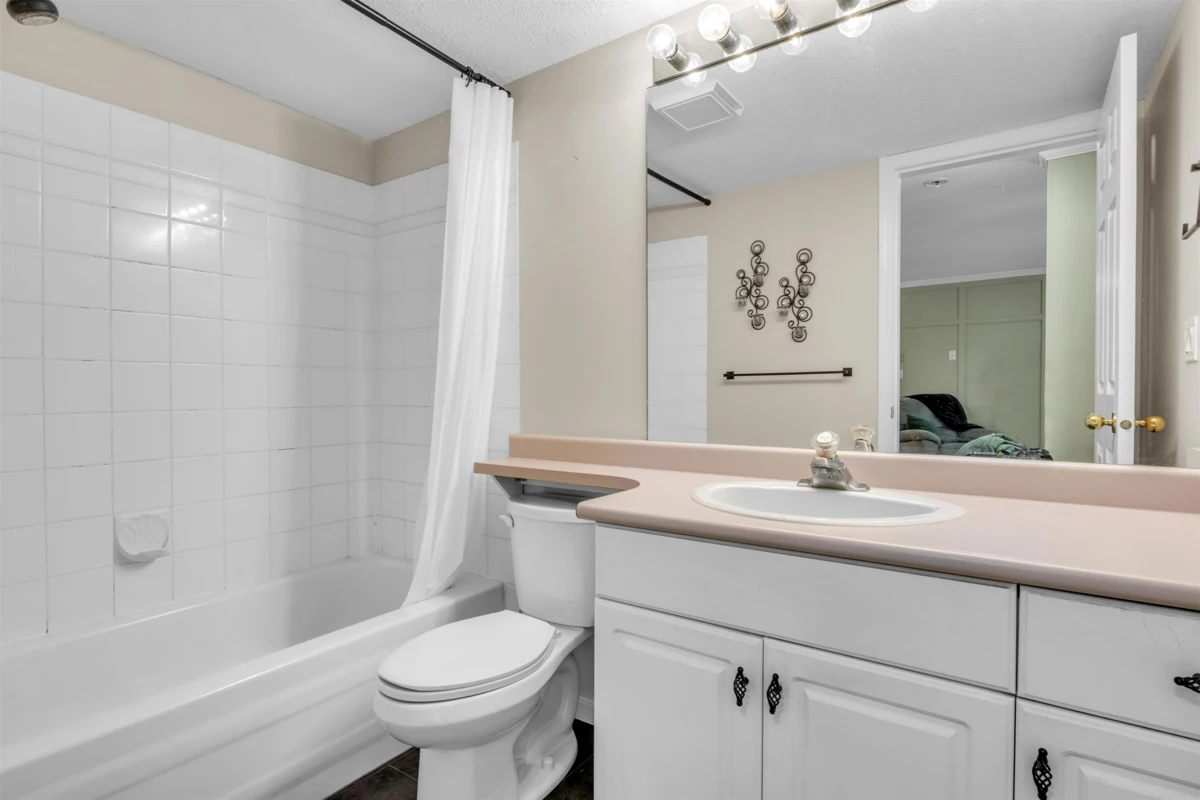 Staircase Photo of 108 32044 Old Yale Road, Abbotsford, BC