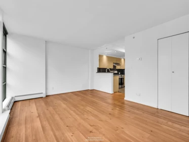 303 1688 Robson Street, Vancouver, BC, Vancouver — Apartment/Condo for sale