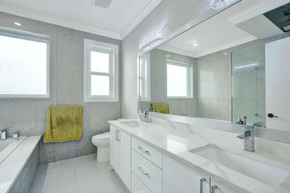 Mudroom Photo of 12420 80 Avenue, Surrey, BC