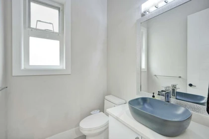 Powder Room Photo of 12420 80 Avenue, Surrey, BC