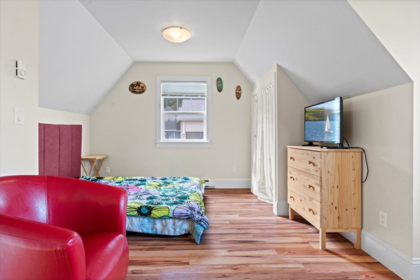 Hallway Photo of 5853 Garrison Boulevard, Chilliwack, BC