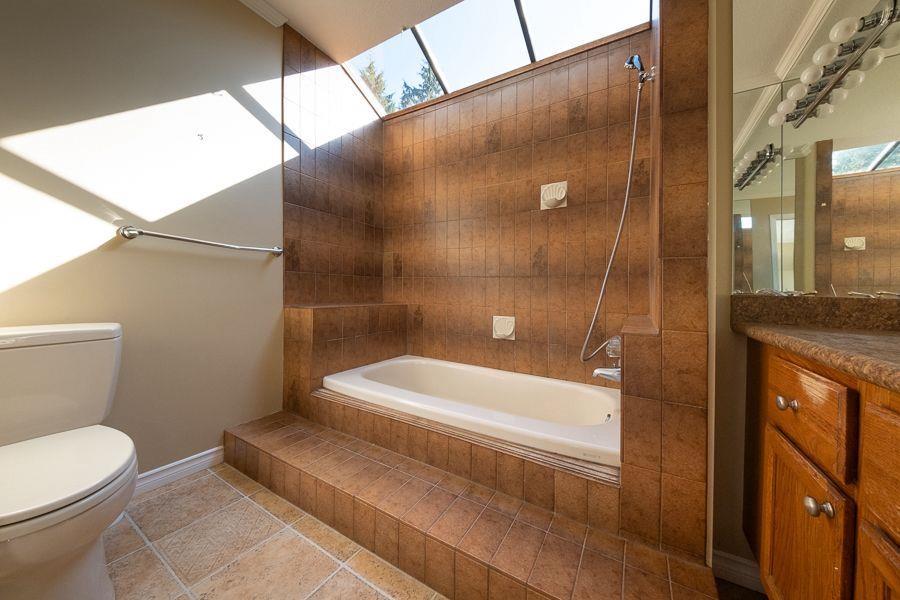 Hot Tub / Spa Photo of 1639 133a Street, Surrey, BC