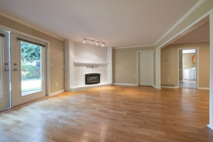 Basement Recreation Room Photo of 1639 133a Street, Surrey, BC