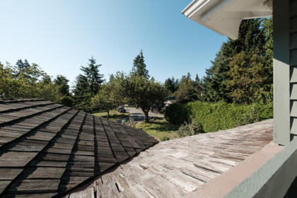 Swimming Pool Photo of 1639 133a Street, Surrey, BC